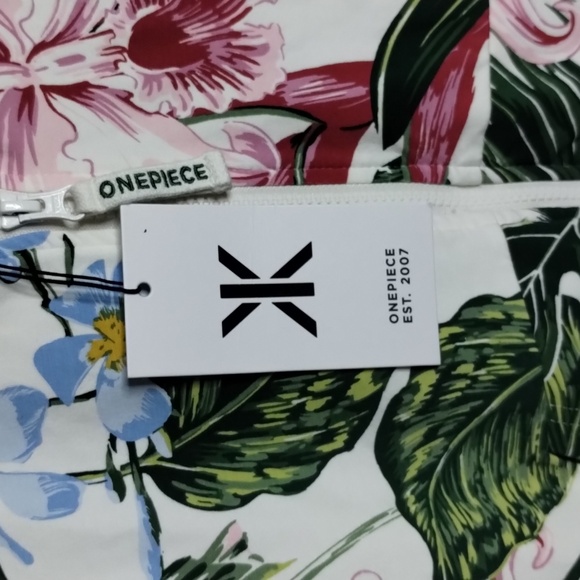 Norwegian Onepiece Tropicana Slim jumpsuit M NWT - Picture 8 of 13